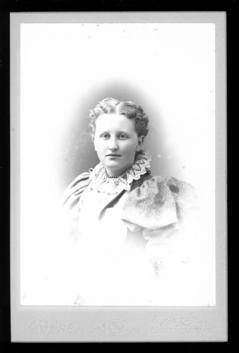LilianDavis.jpg