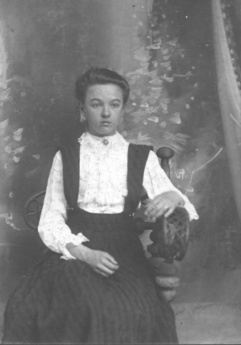 SusieStoneBorn1892.jpg