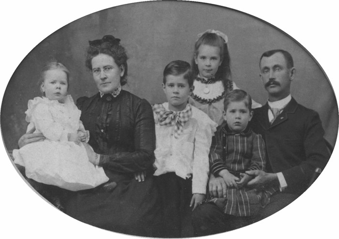 Walbridge1903MernaLinnieDellMauriceMaideneFredEPayson.jpg