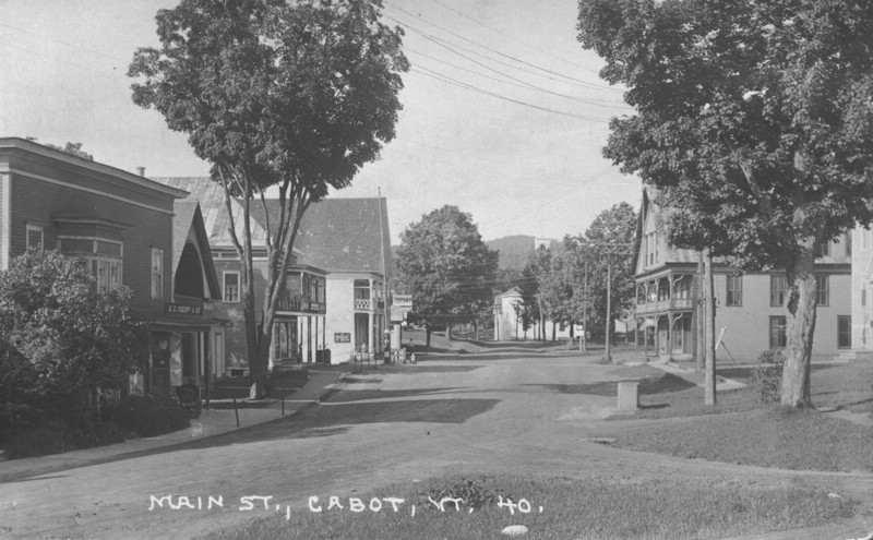 MainStreetLookingNorthBefore1914.jpg