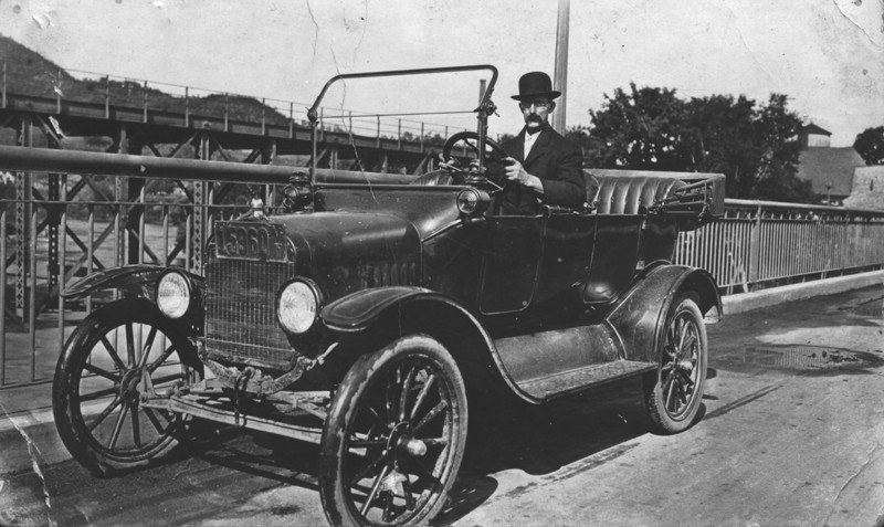 HIRAMWILSONINMODELT1918.jpg