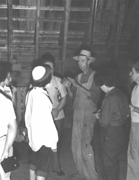 JOHNSONFARMHENRYWITHTEMPLEUSTUDENTS1950.jpg