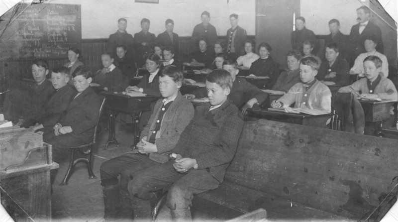 SCHOOLJLAPL32B1913INTERIOR.jpg